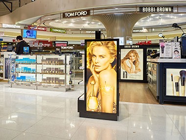 How to Choose the Perfect Location for Your Digital Signage Displays